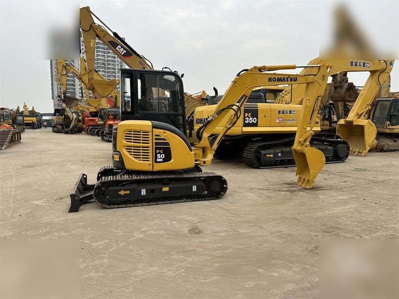 KOMATSU PC50MR-2 - Мини багер: слика 1 KOMATSU PC50MR-2 - Мини багер: слика 1