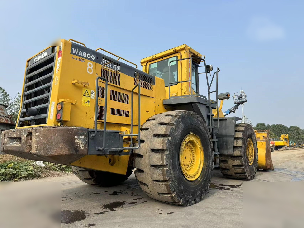 KOMATSU WA600-3 - Натоварувач на тркала: слика 4 KOMATSU WA600-3 - Натоварувач на тркала: слика 4