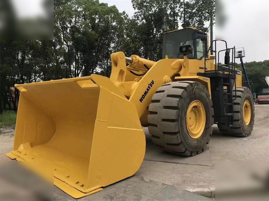 KOMATSU WA600-3 - Натоварувач на тркала: слика 2 KOMATSU WA600-3 - Натоварувач на тркала: слика 2