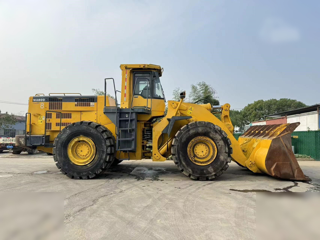 KOMATSU WA600-3 - Натоварувач на тркала: слика 2 KOMATSU WA600-3 - Натоварувач на тркала: слика 2