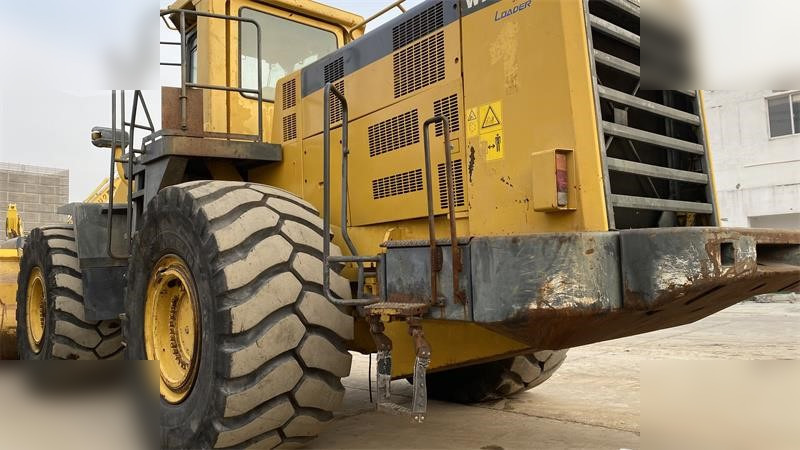 KOMATSU WA600-3 - Натоварувач на тркала: слика 3 KOMATSU WA600-3 - Натоварувач на тркала: слика 3