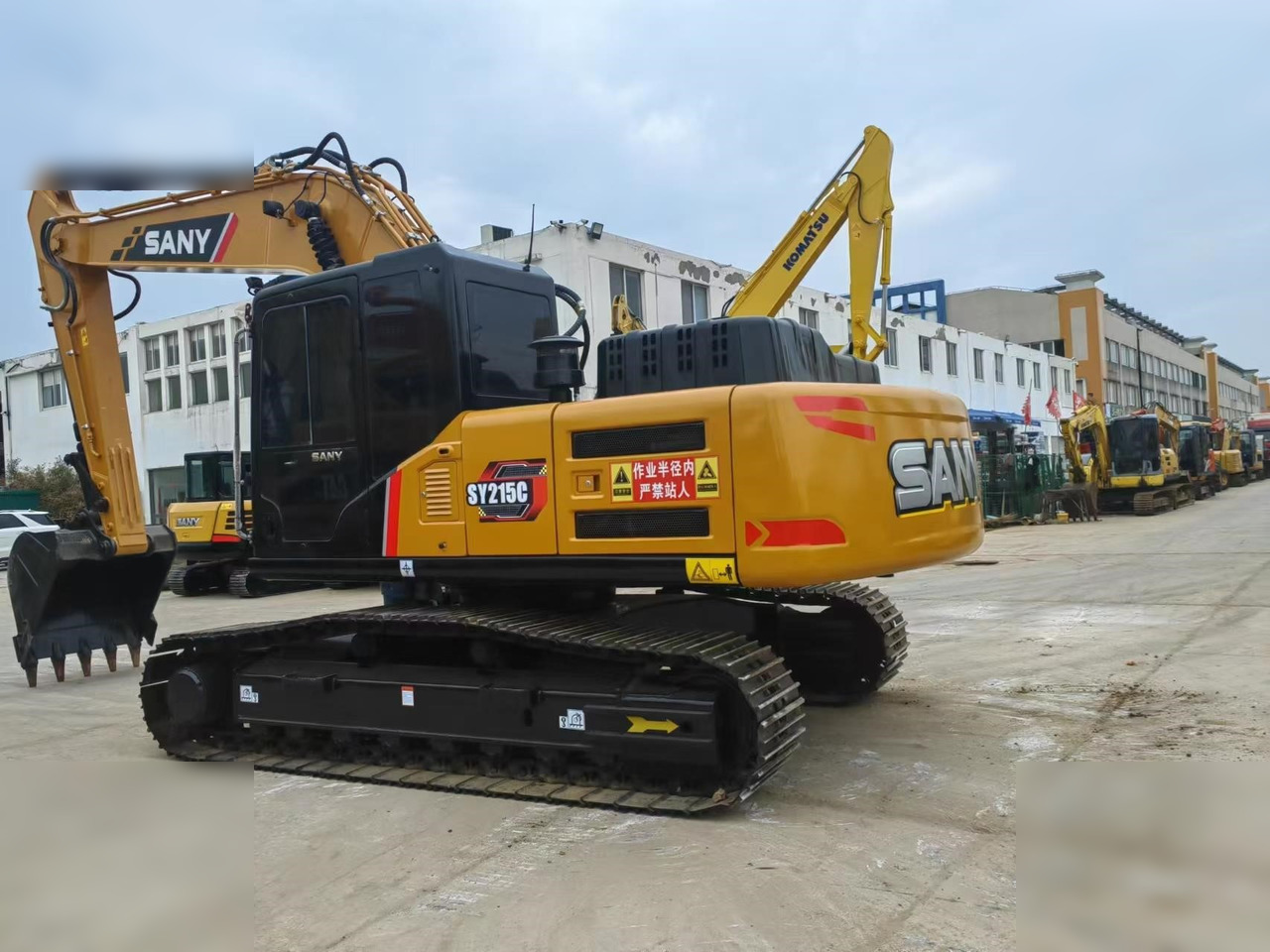SANY SY215C - Багер гасеничар: слика 1 SANY SY215C - Багер гасеничар: слика 1