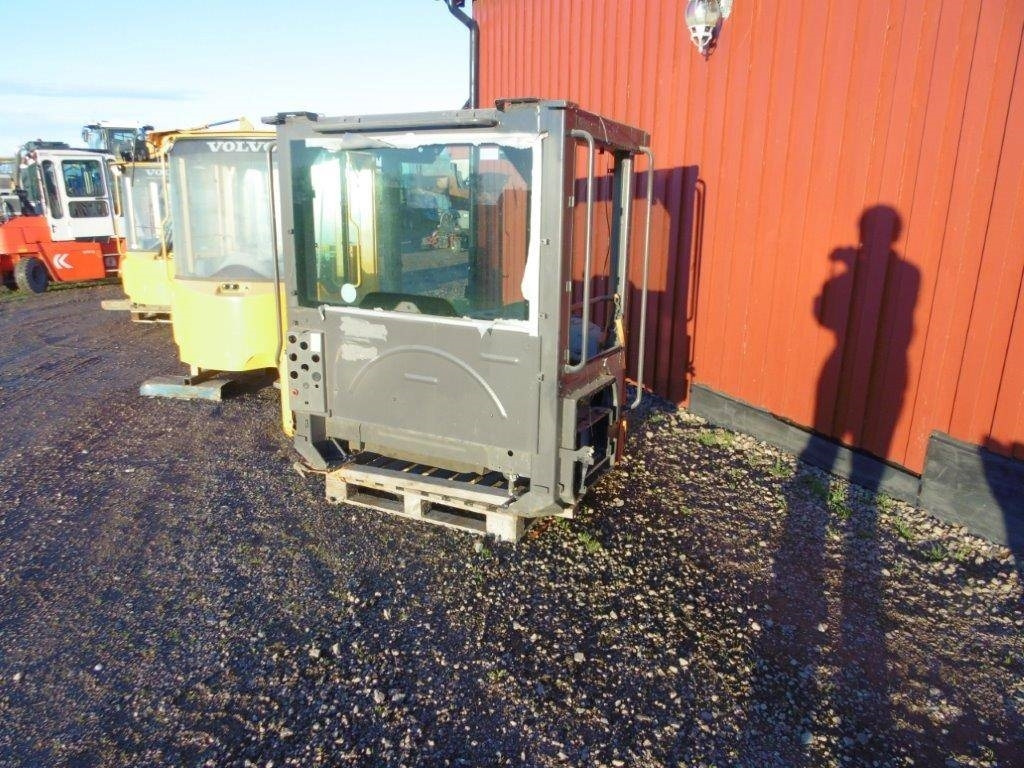 Hytt Volvo L60F - Кабина за Градежна машина: слика 1 Hytt Volvo L60F - Кабина за Градежна машина: слика 1