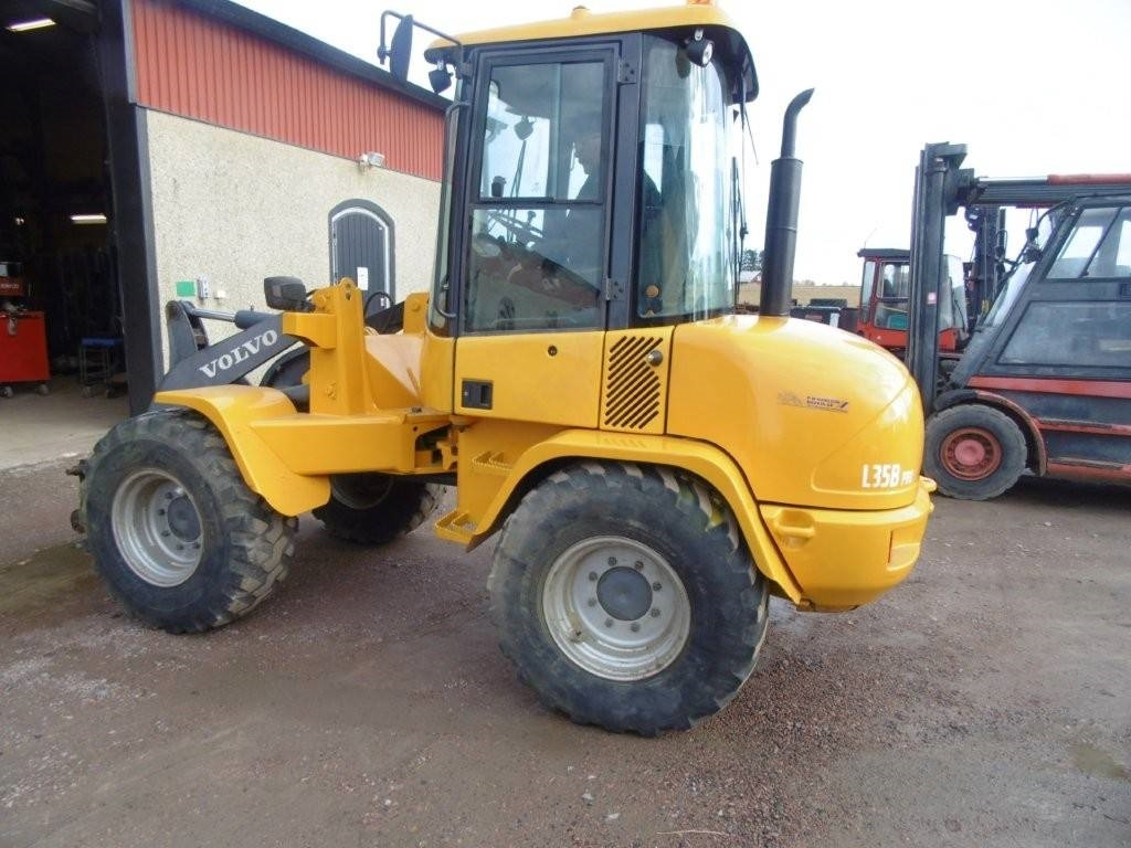 Volvo L 35 - Натоварувач на тркала: слика 4 Volvo L 35 - Натоварувач на тркала: слика 4