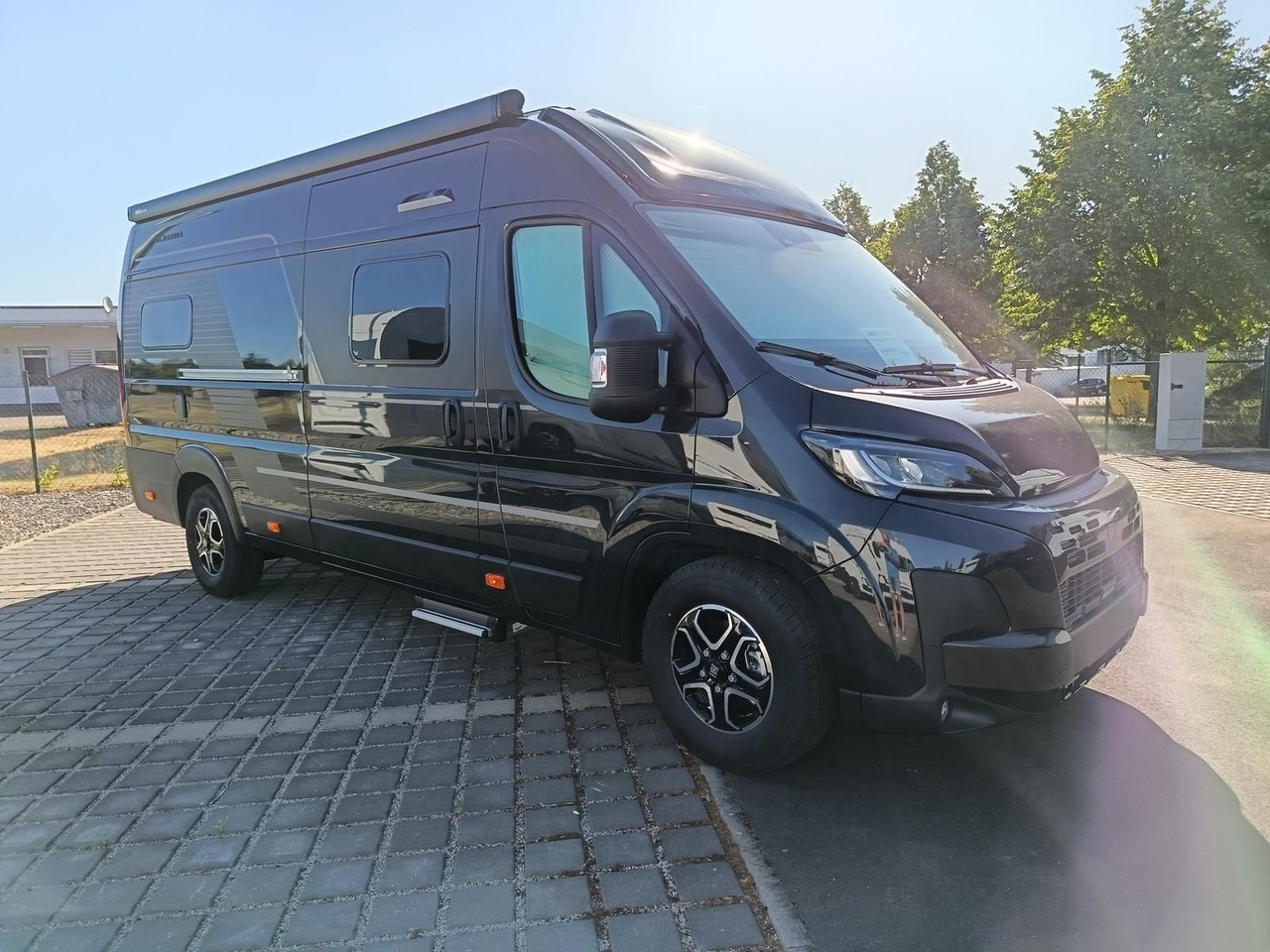Adria Twin Edition 640 SGX Maxi 132kW*138L KÜHLSCHRANK - Кампер комбе: слика 3 Adria Twin Edition 640 SGX Maxi 132kW*138L KÜHLSCHRANK - Кампер комбе: слика 3