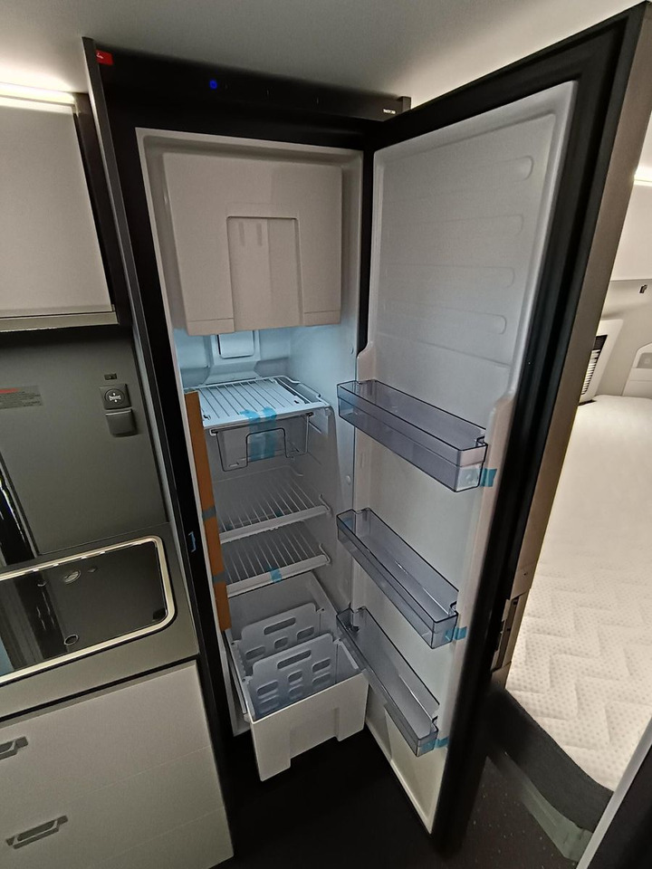 Лизинг на  Adria Twin Edition 640 SGX Maxi 132kW*138L KÜHLSCHRANK Adria Twin Edition 640 SGX Maxi 132kW*138L KÜHLSCHRANK: слика 20