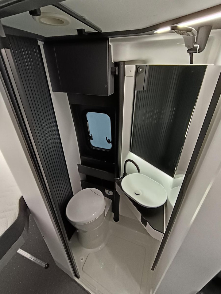 Лизинг на  Adria Twin Edition 640 SGX Maxi 132kW*138L KÜHLSCHRANK Adria Twin Edition 640 SGX Maxi 132kW*138L KÜHLSCHRANK: слика 18