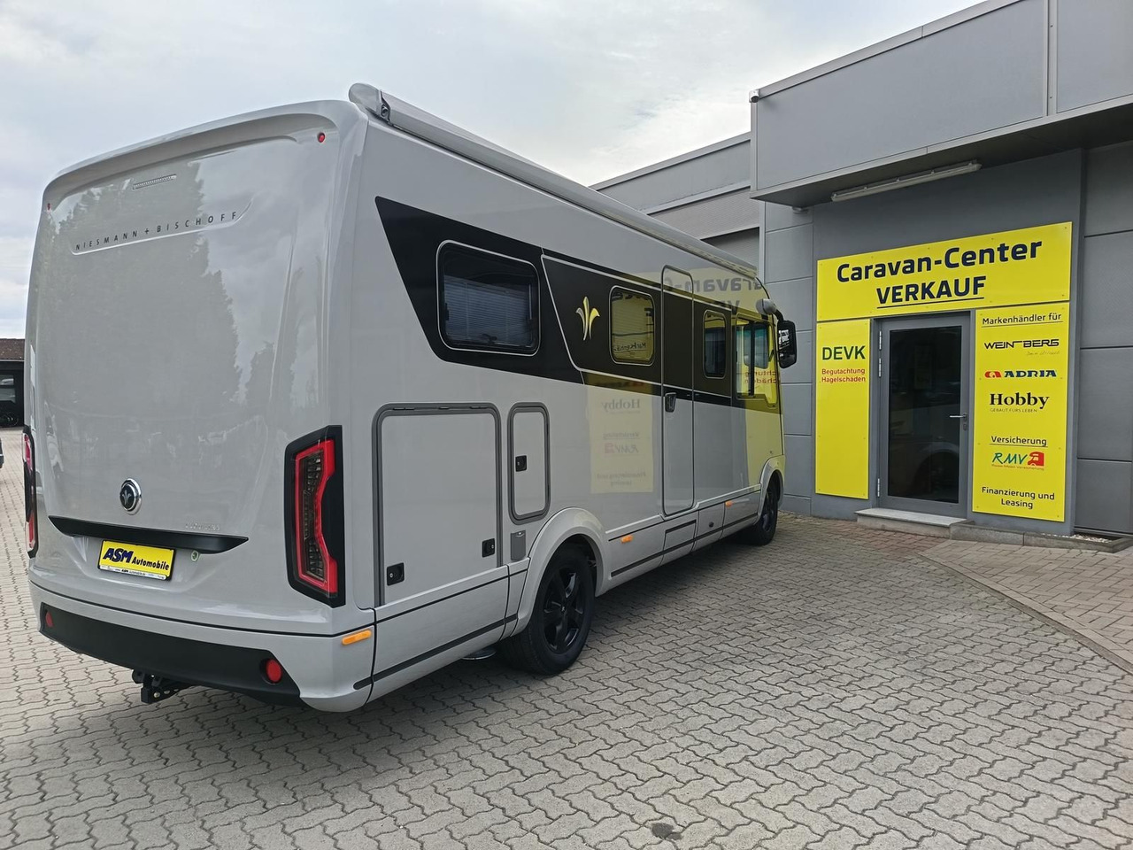 Niesmann + Bischoff iSmove 6.9 E132 kW*AHK*SOLAR*SAT*NAVI*DACHKLIMA* - Интегриран кампер: слика 5 Niesmann + Bischoff iSmove 6.9 E132 kW*AHK*SOLAR*SAT*NAVI*DACHKLIMA* - Интегриран кампер: слика 5