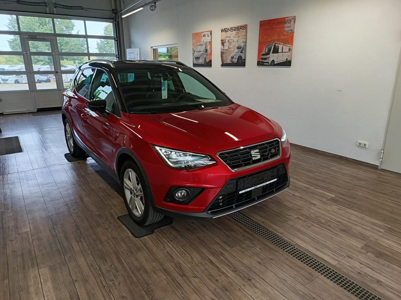 Seat Arona 1,5TSI FR*AHK*NAVI*ACC*LED*BEATS*R-KAM*DAB - SUV: слика 3 Seat Arona 1,5TSI FR*AHK*NAVI*ACC*LED*BEATS*R-KAM*DAB - SUV: слика 3