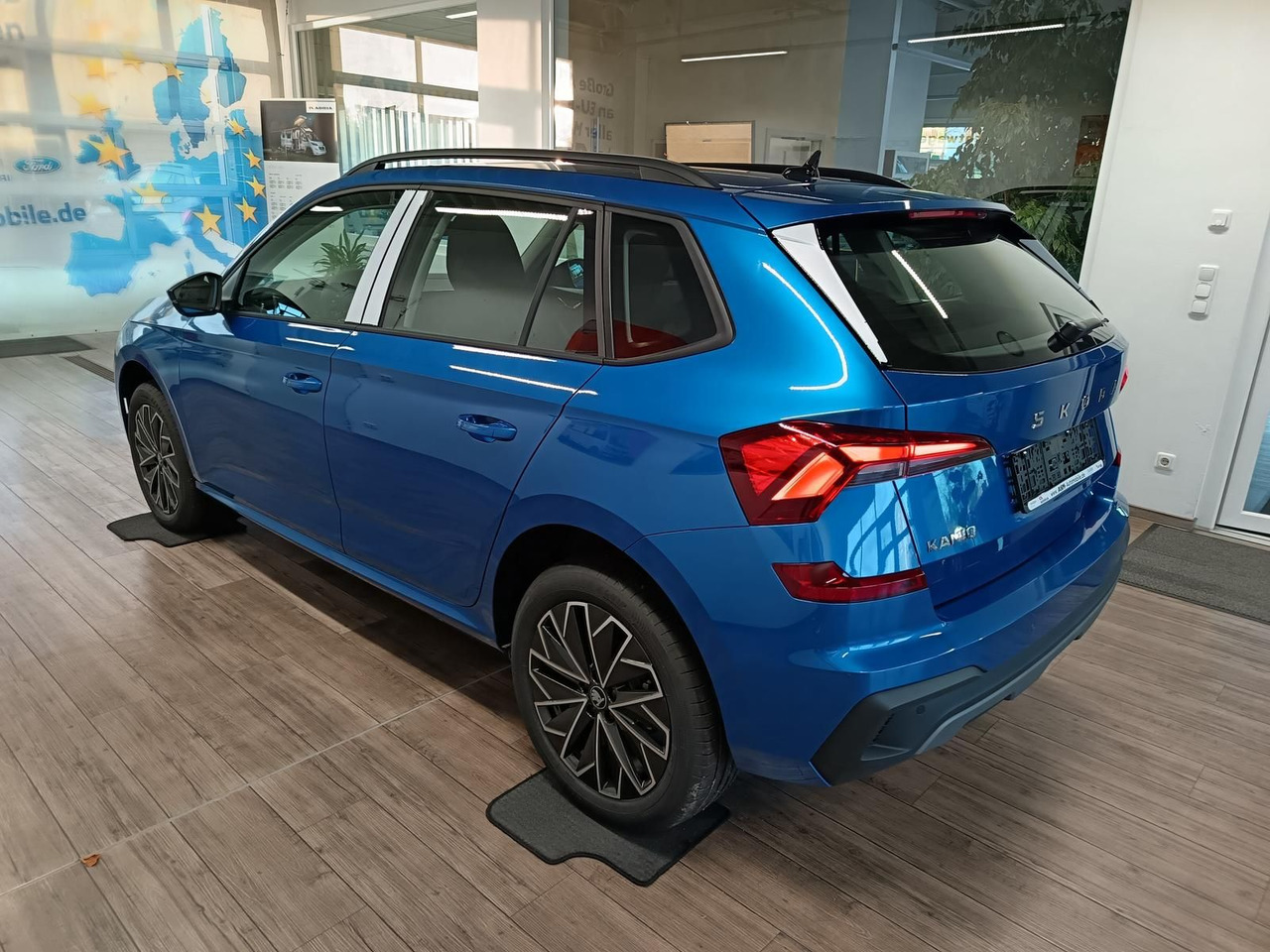 Skoda Kamiq 130 Jahre 1,5TSI DSG*AHK*ACC*LED*R-KAM*PDC - SUV: слика 4 Skoda Kamiq 130 Jahre 1,5TSI DSG*AHK*ACC*LED*R-KAM*PDC - SUV: слика 4