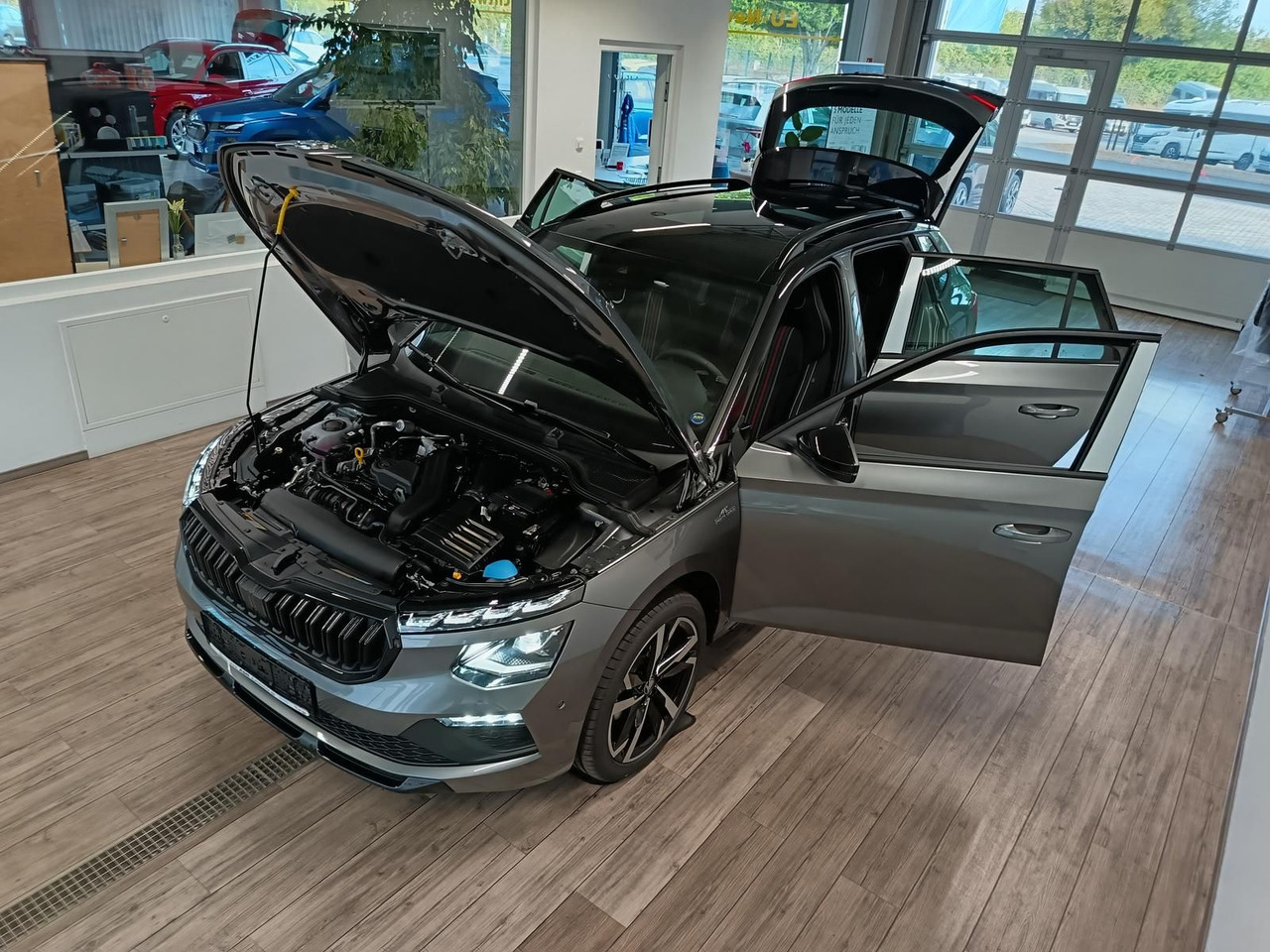 Skoda Kamiq Monte Carlo 1,5 TSI DSG*AHK*PANO*LED*ACC* - SUV: слика 2 Skoda Kamiq Monte Carlo 1,5 TSI DSG*AHK*PANO*LED*ACC* - SUV: слика 2