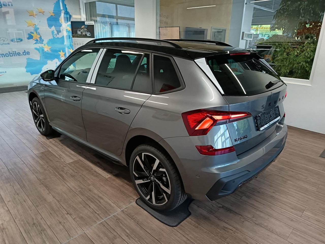 Skoda Kamiq Monte Carlo 1,5 TSI DSG*AHK*PANO*LED*ACC* - SUV: слика 4 Skoda Kamiq Monte Carlo 1,5 TSI DSG*AHK*PANO*LED*ACC* - SUV: слика 4