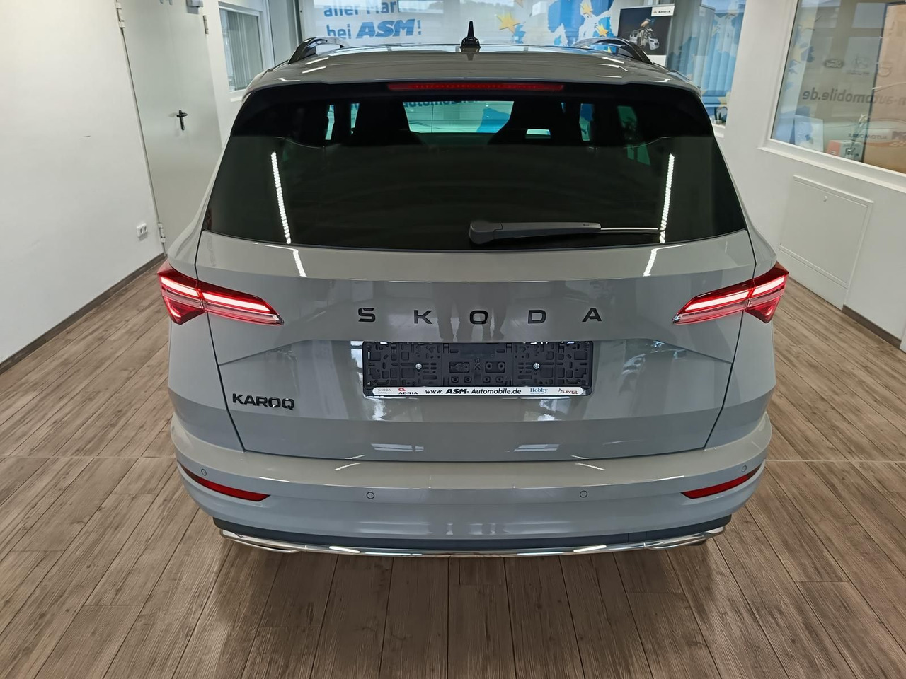 Skoda Karoq Sportline 1,5 TSI DSG*AHK*PSD*STD.HZG*NAVI - SUV: слика 5 Skoda Karoq Sportline 1,5 TSI DSG*AHK*PSD*STD.HZG*NAVI - SUV: слика 5