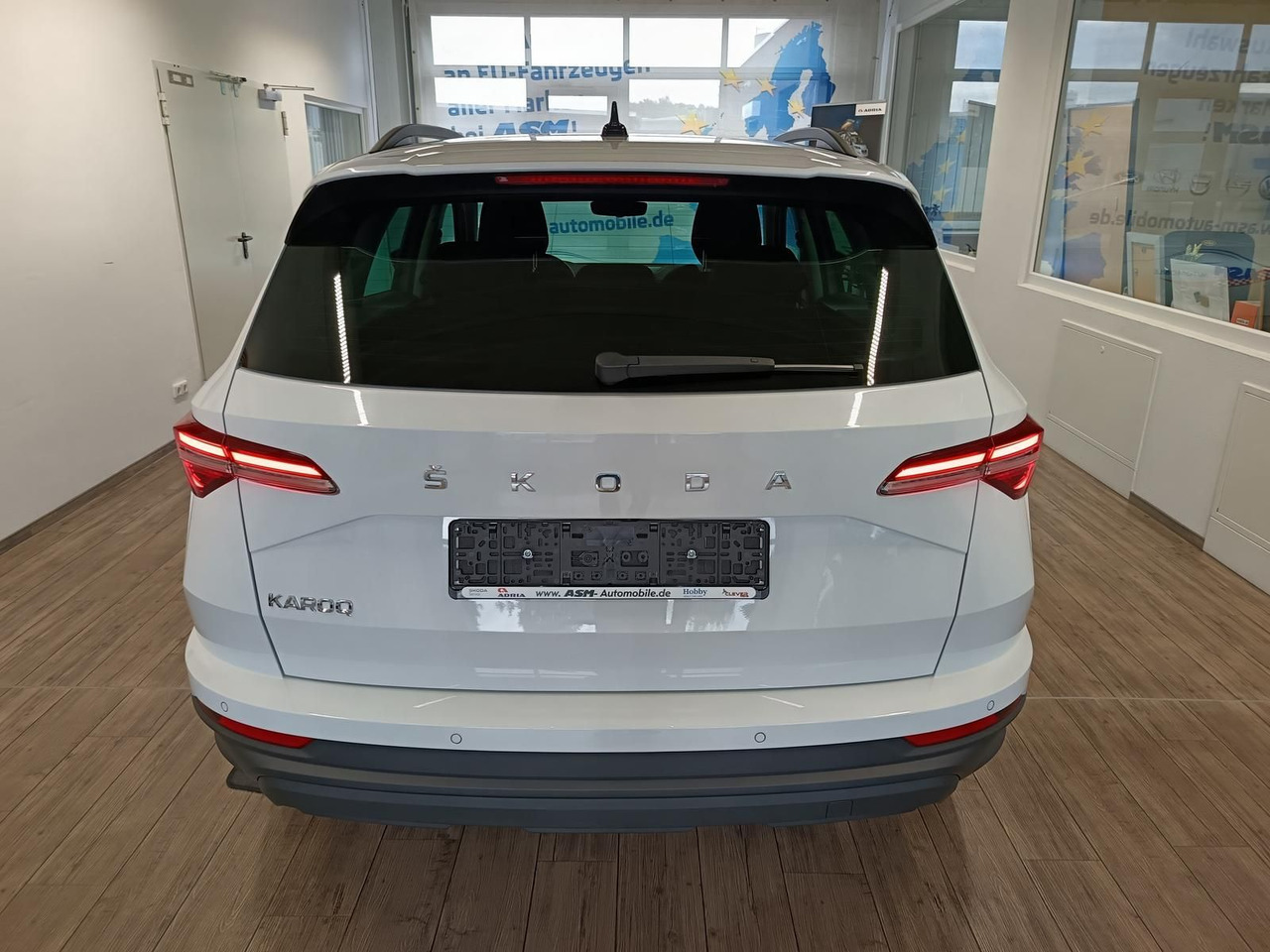 Skoda Karoq Style 1,5TSI DSG*AHK-VORBER*NAVI*LED*R-KAM - SUV: слика 5 Skoda Karoq Style 1,5TSI DSG*AHK-VORBER*NAVI*LED*R-KAM - SUV: слика 5