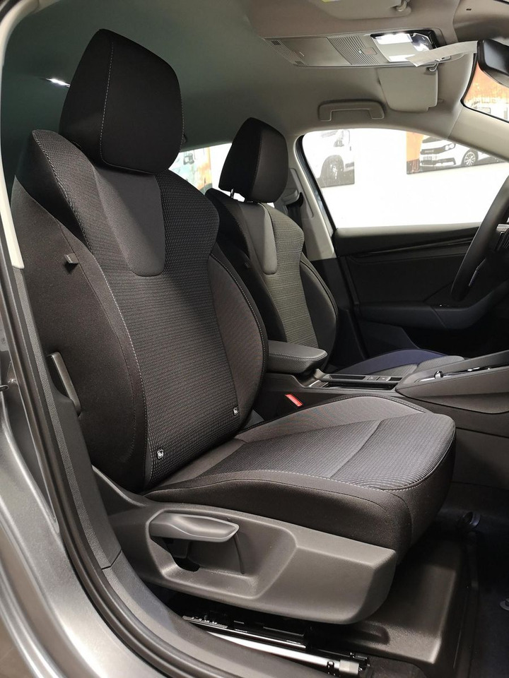 Автомобил Skoda Octavia Combi Selection DSG*R-KAM*LED*DAB*2xPDC*: слика 19