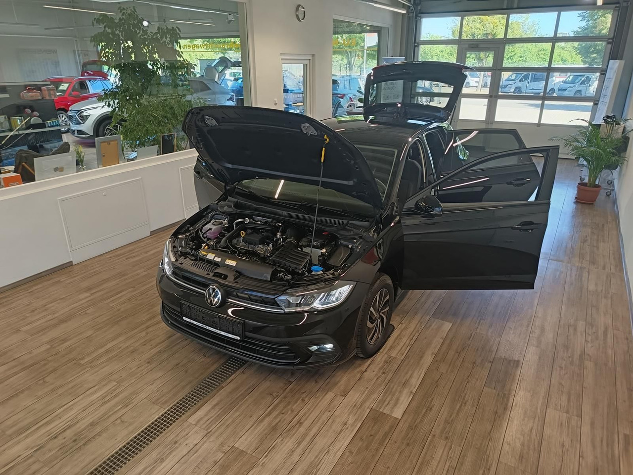 Volkswagen Polo Life 1.0 TSI 70kW DSG*LED*ACC*R-KAM*DAB*PDC - Автомобил: слика 2 Volkswagen Polo Life 1.0 TSI 70kW DSG*LED*ACC*R-KAM*DAB*PDC - Автомобил: слика 2