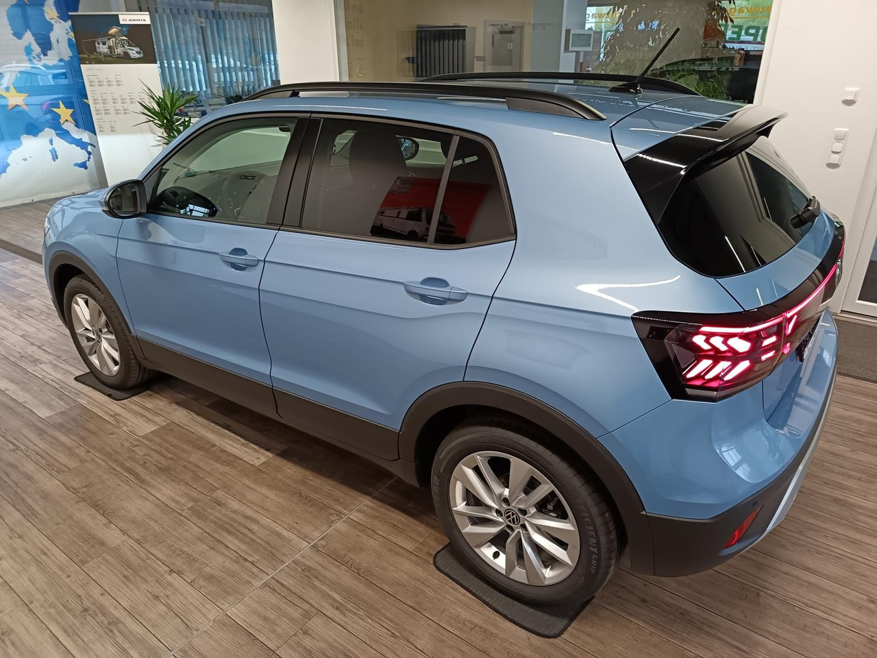 Volkswagen T-Cross Life 1.5 TSI DSG*AHK*MATRIX LED*ACC*SHZ* - SUV: слика 4 Volkswagen T-Cross Life 1.5 TSI DSG*AHK*MATRIX LED*ACC*SHZ* - SUV: слика 4
