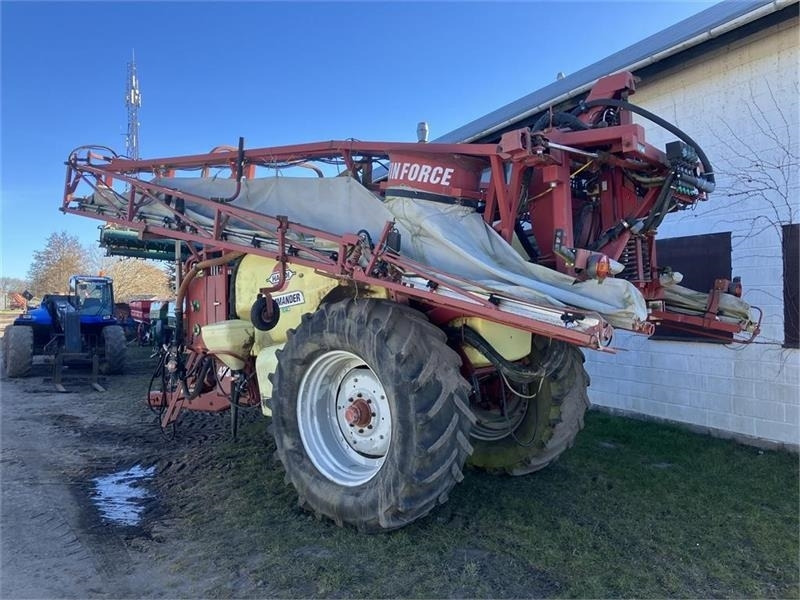 Hardi COMMANDER 4200 TWIN 28 m - Стазен распрскувач: слика 2 Hardi COMMANDER 4200 TWIN 28 m - Стазен распрскувач: слика 2