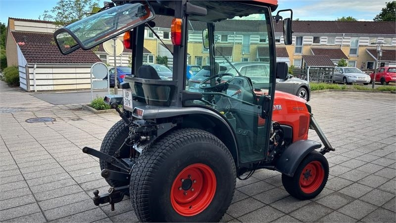 Kubota STW37 Kompakttraktor - Општински трактор: слика 1 Kubota STW37 Kompakttraktor - Општински трактор: слика 1