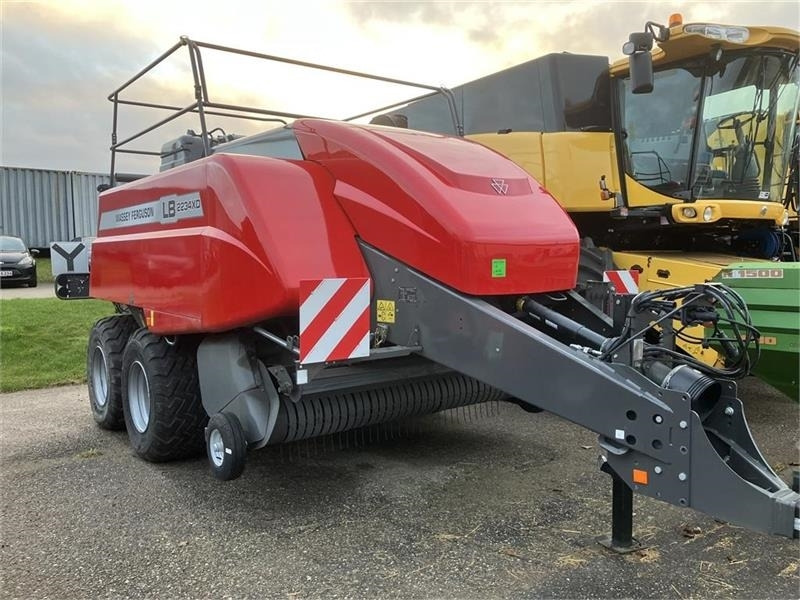 Massey Ferguson 2234 XDTP - Балирка за квадратни бали: слика 1 Massey Ferguson 2234 XDTP - Балирка за квадратни бали: слика 1