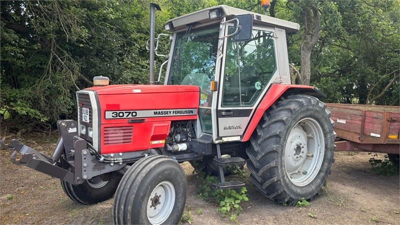 Massey Ferguson 3070 Traktor - Трактор: слика 1 Massey Ferguson 3070 Traktor - Трактор: слика 1