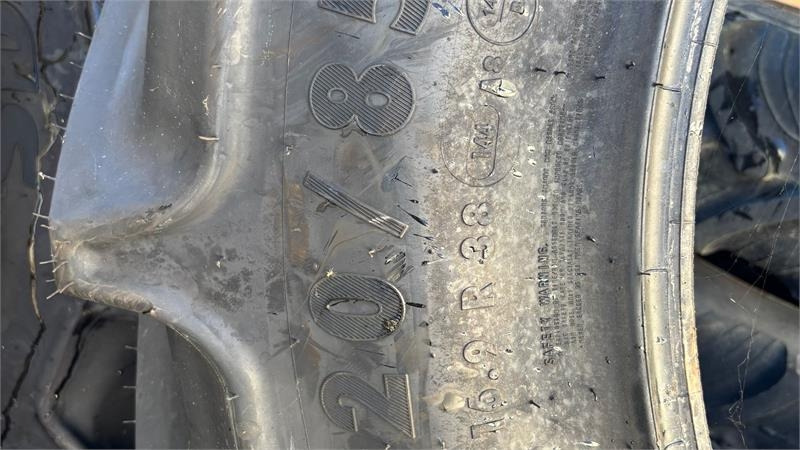 Mitas 420/85R38 & 340/85R28 - Гума за Комунално/ Специјално возило: слика 3 Mitas 420/85R38 & 340/85R28 - Гума за Комунално/ Специјално возило: слика 3