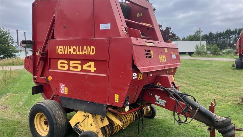 New Holland 654 RUNDBALLEPRESSER Cropcutter - Балирка за тркалезни бали: слика 1 New Holland 654 RUNDBALLEPRESSER Cropcutter - Балирка за тркалезни бали: слика 1
