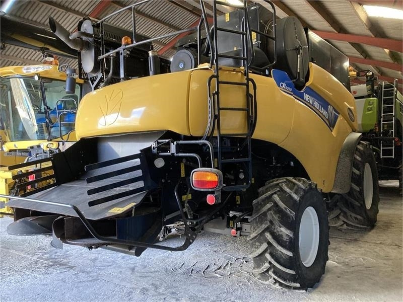 New Holland CR9090 35 fod VF bord og 4wd mm. - Комбајн: слика 3 New Holland CR9090 35 fod VF bord og 4wd mm. - Комбајн: слика 3