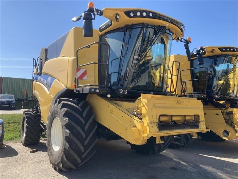 New Holland CX 8.70 SLH - Комбајн: слика 1 New Holland CX 8.70 SLH - Комбајн: слика 1