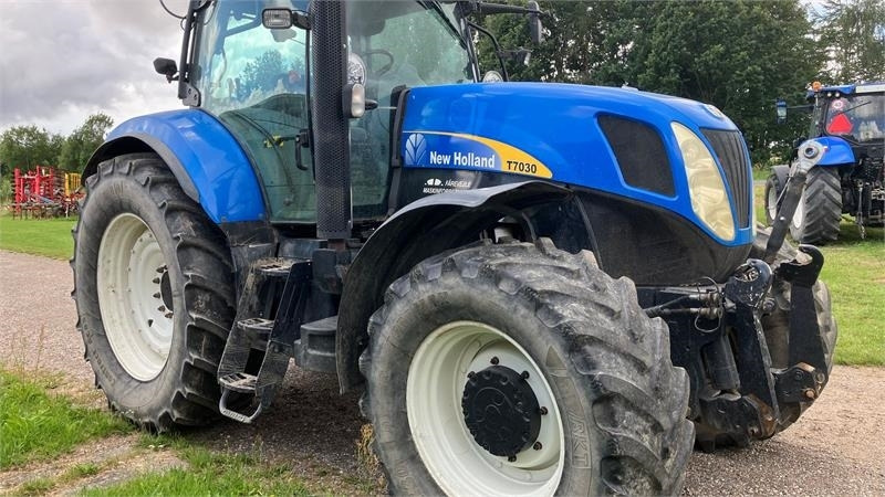New Holland T7030 - Трактор: слика 4 New Holland T7030 - Трактор: слика 4