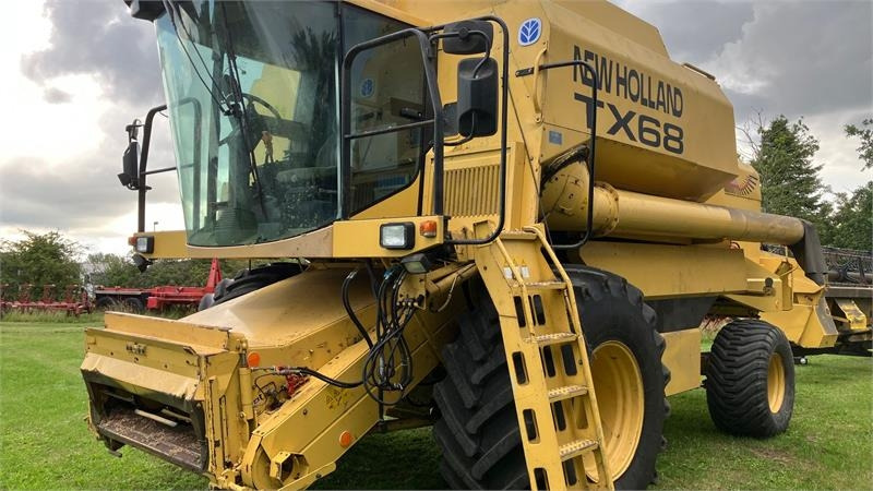 New Holland TX68 FSH - Комбајн: слика 1 New Holland TX68 FSH - Комбајн: слика 1