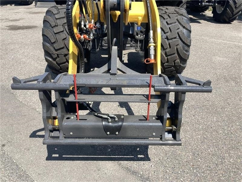 New Holland W80C ZR-HS Long Reach - High Speed - Натоварувач на тркала: слика 4 New Holland W80C ZR-HS Long Reach - High Speed - Натоварувач на тркала: слика 4
