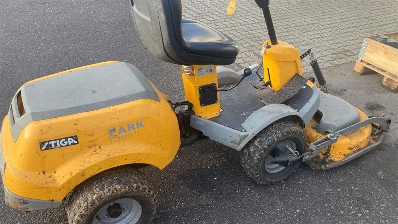 Stiga PARK COMPACT 14 HST 95 Combi - Градинарска косилка: слика 2 Stiga PARK COMPACT 14 HST 95 Combi - Градинарска косилка: слика 2