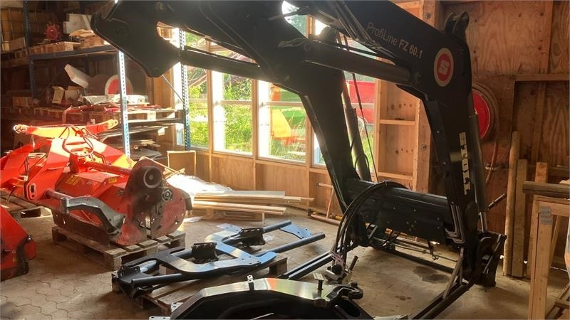 Stoll FZ 60,1 3 ventil og dæmpning Med beslag for NH T7. - Преден утоварувач за трактор: слика 2 Stoll FZ 60,1 3 ventil og dæmpning Med beslag for NH T7. - Преден утоварувач за трактор: слика 2