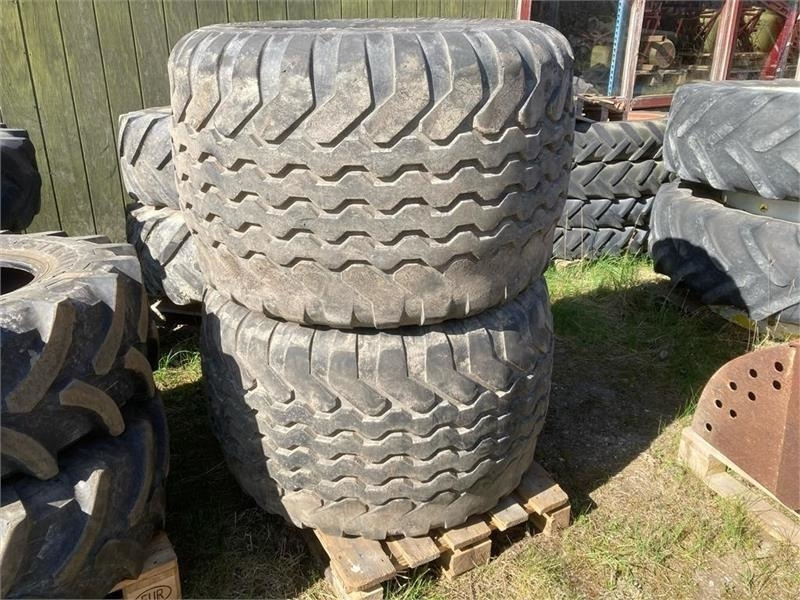 Vredestein Flotation + 700/45x22,5 - Гума за Комунално/ Специјално возило: слика 1 Vredestein Flotation + 700/45x22,5 - Гума за Комунално/ Специјално возило: слика 1