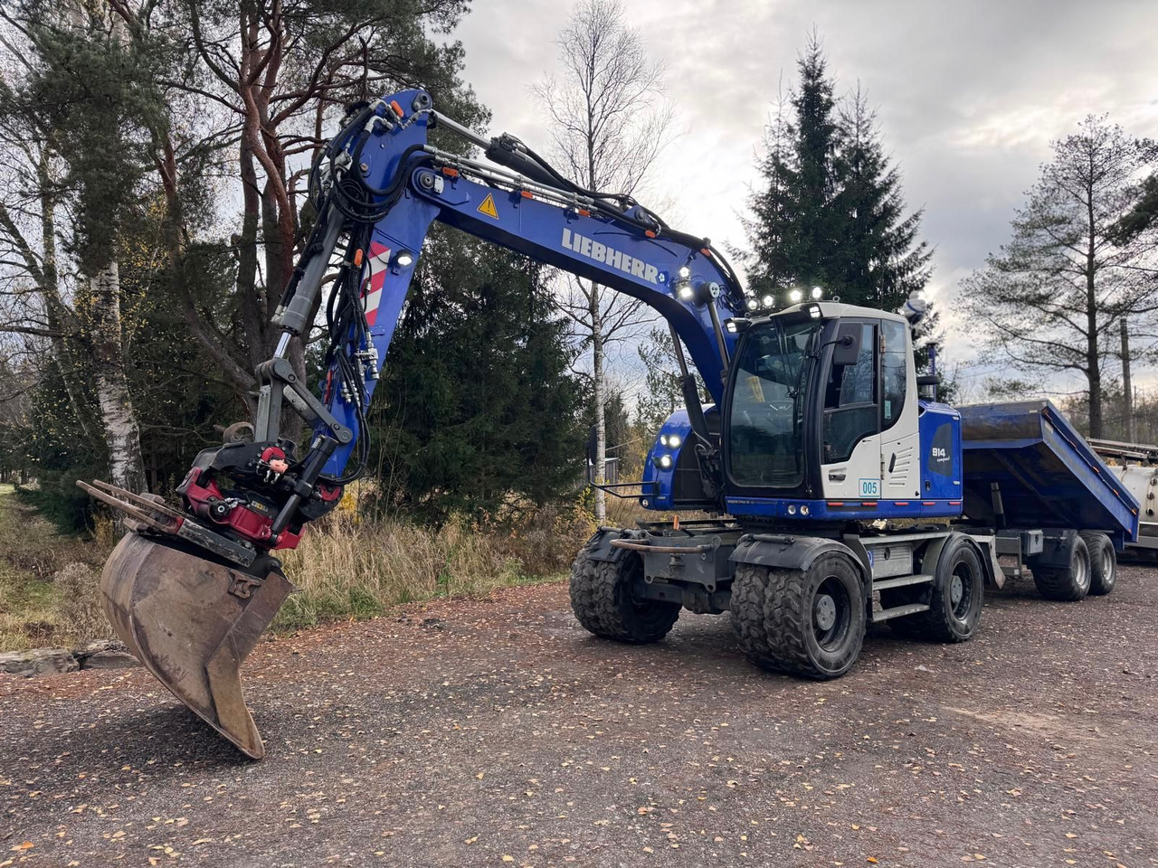 Liebherr A 914 Compact Litronic - Багер на тркала: слика 1 Liebherr A 914 Compact Litronic - Багер на тркала: слика 1