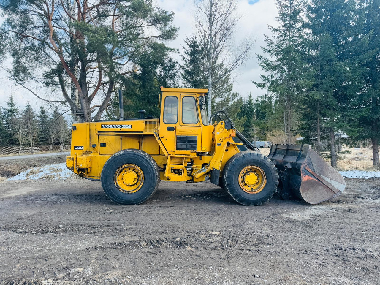 VOLVO L90 - Натоварувач на тркала: слика 5 VOLVO L90 - Натоварувач на тркала: слика 5