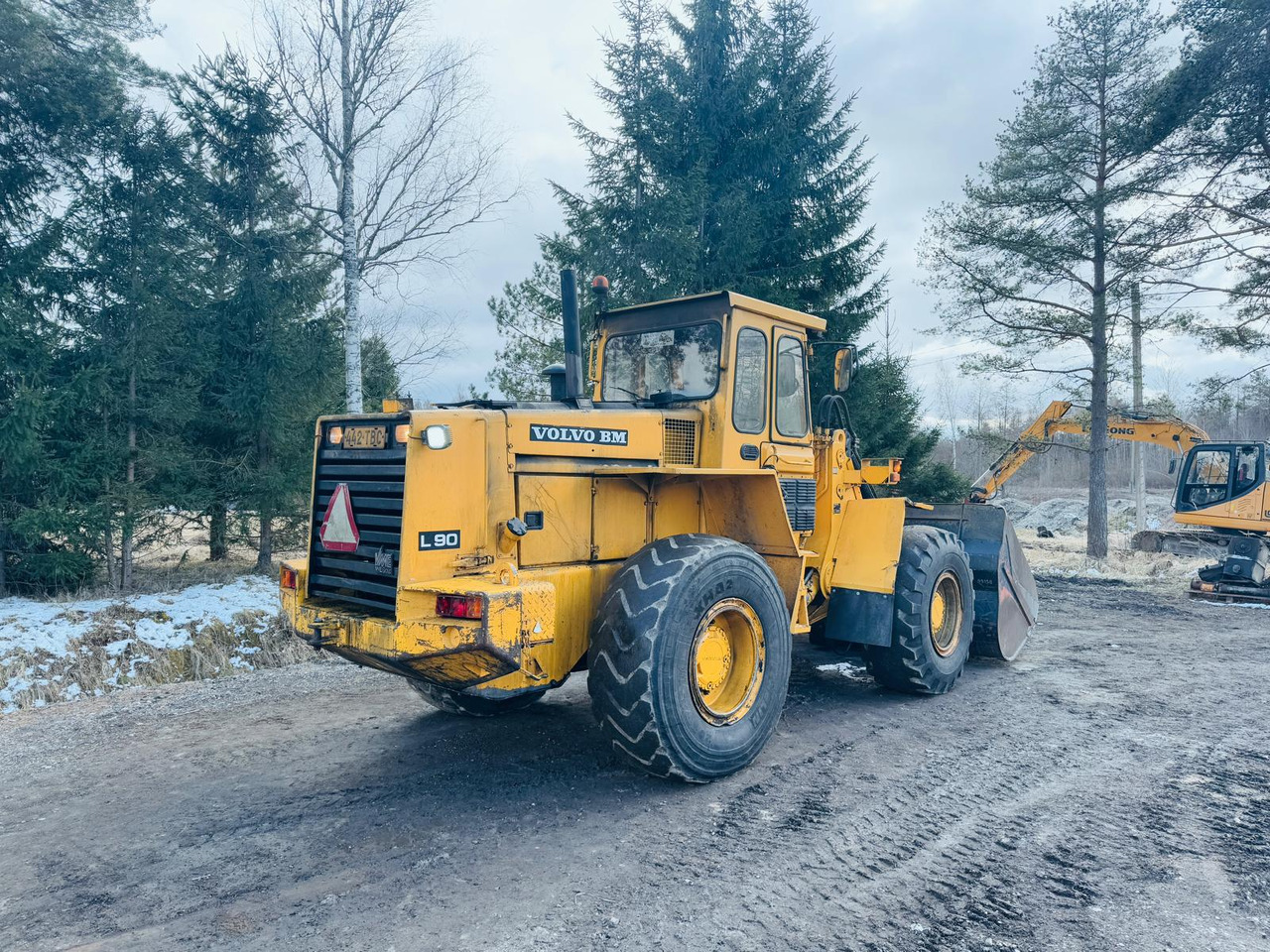 VOLVO L90 - Натоварувач на тркала: слика 4 VOLVO L90 - Натоварувач на тркала: слика 4