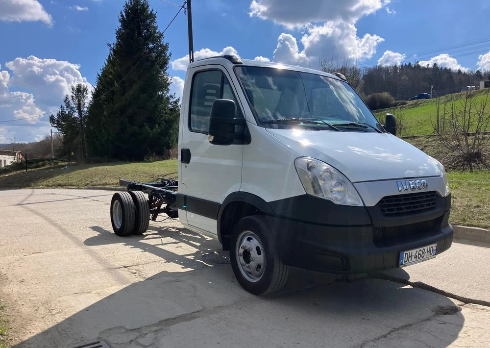 Iveco DAILY 35C13 ramo do zabudowy kiper wywrotka - Камион со кабинска шасија: слика 1 Iveco DAILY 35C13 ramo do zabudowy kiper wywrotka - Камион со кабинска шасија: слика 1