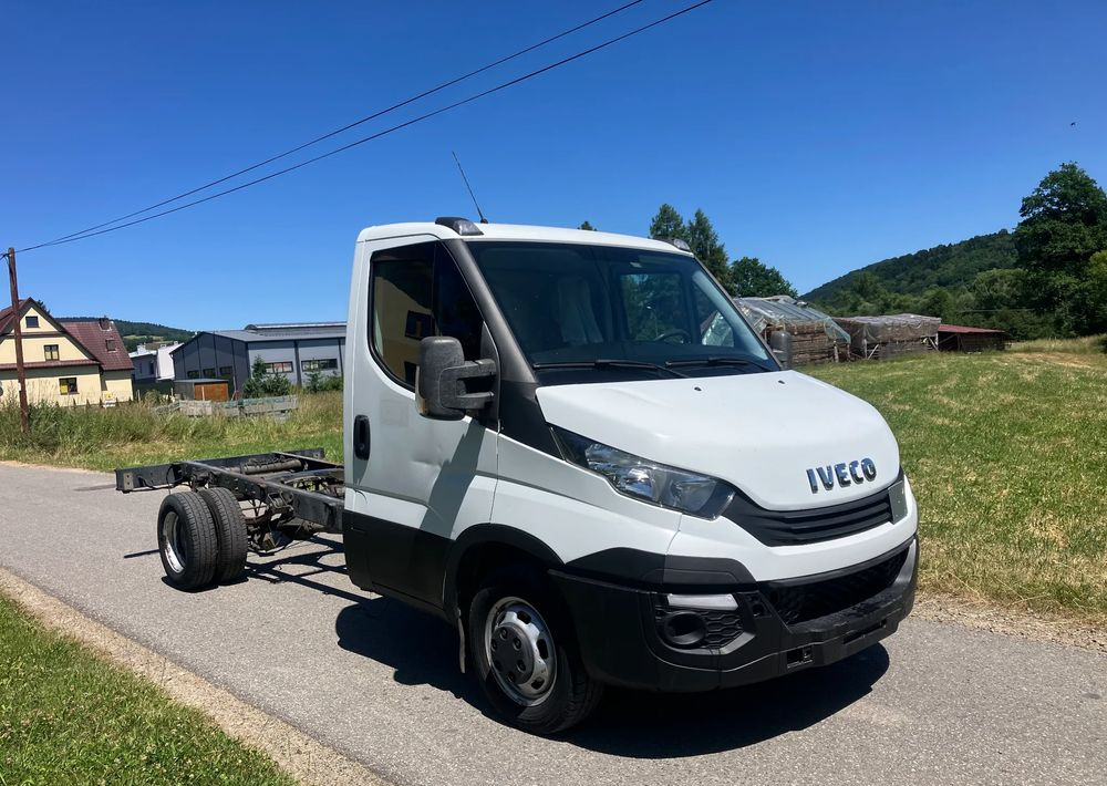 Iveco DAILY 35C13 ramo do zabudowy kiper wywrotka - Камион со кабинска шасија: слика 2 Iveco DAILY 35C13 ramo do zabudowy kiper wywrotka - Камион со кабинска шасија: слика 2