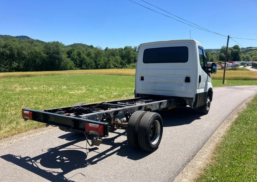 Iveco DAILY 35C13 ramo do zabudowy kiper wywrotka - Камион со кабинска шасија: слика 3 Iveco DAILY 35C13 ramo do zabudowy kiper wywrotka - Камион со кабинска шасија: слика 3
