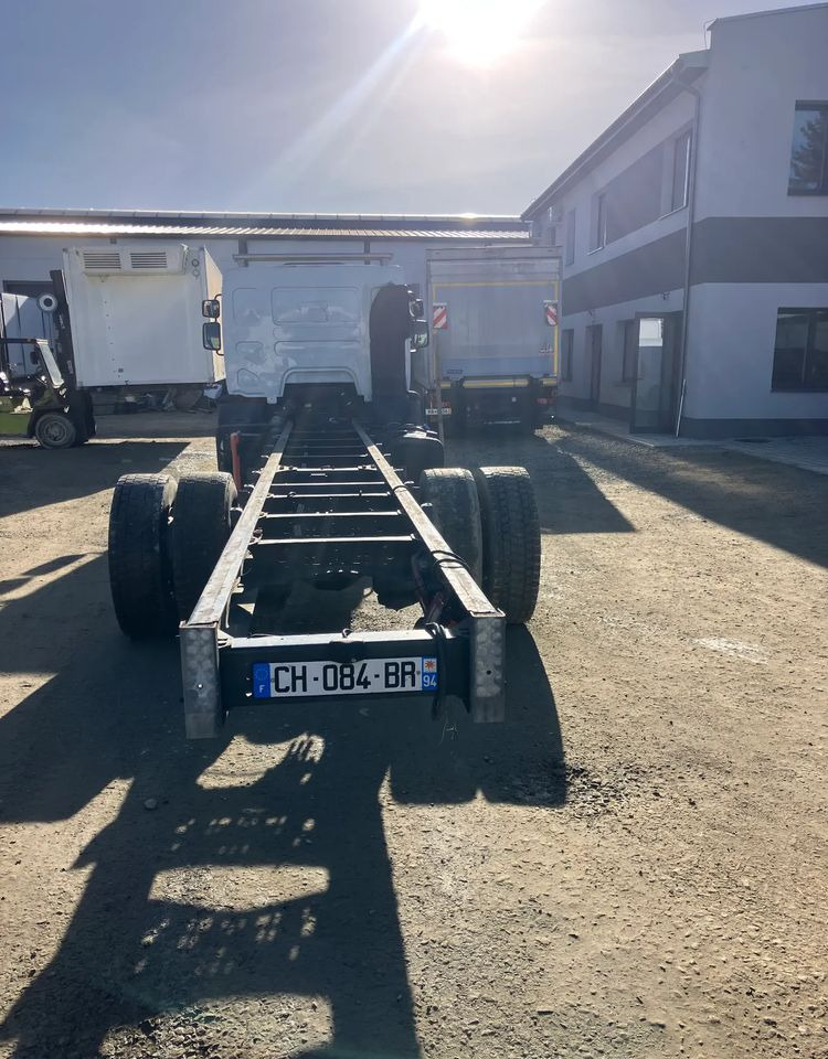 Renault RENAULT Premium 280 ramo do zabudowy - Камион со кабинска шасија: слика 4 Renault RENAULT Premium 280 ramo do zabudowy - Камион со кабинска шасија: слика 4