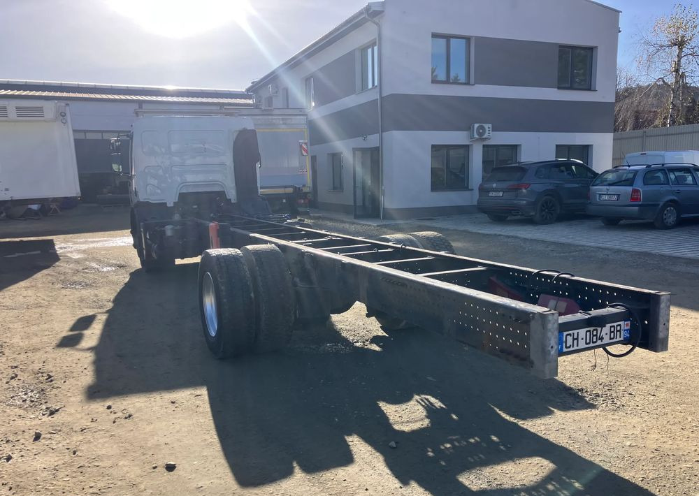 Renault RENAULT Premium 280 ramo do zabudowy - Камион со кабинска шасија: слика 3 Renault RENAULT Premium 280 ramo do zabudowy - Камион со кабинска шасија: слика 3