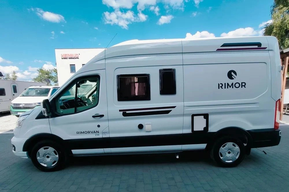 FORD Rimor NEW Ford Van 238 Truma Diesel Roller Shutters Remis AUTOMAT - Кампер комбе: слика 3 FORD Rimor NEW Ford Van 238 Truma Diesel Roller Shutters Remis AUTOMAT - Кампер комбе: слика 3