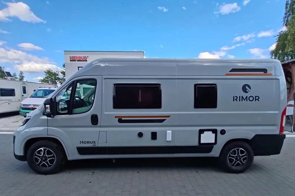 Fiat Ducato Rimor Horus 45 NEW AUTOMAT Grau Truma Diesel Lampen FULL LED 4-Sitzer - Кампер: слика 3 Fiat Ducato Rimor Horus 45 NEW AUTOMAT Grau Truma Diesel Lampen FULL LED 4-Sitzer - Кампер: слика 3