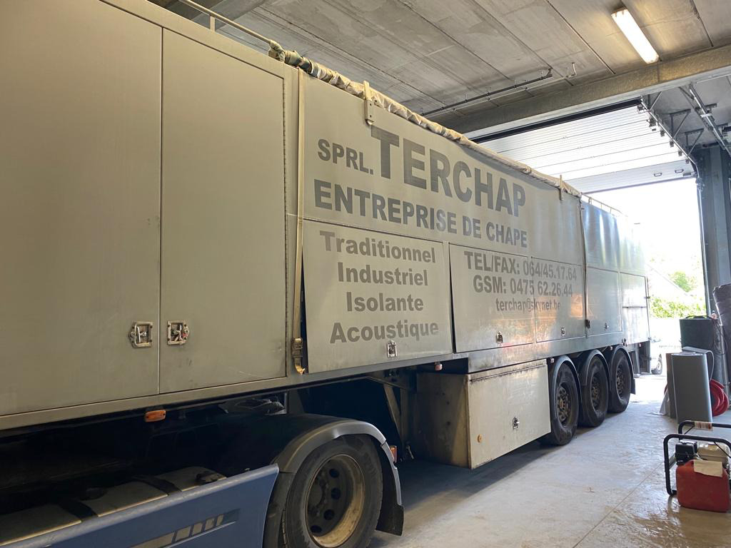 Mcmachine KWB SEMI REMORQUE A CHAPE Mcmachine KWB SEMI REMORQUE A CHAPE - Полуприколка: слика 2 Mcmachine KWB SEMI REMORQUE A CHAPE Mcmachine KWB SEMI REMORQUE A CHAPE - Полуприколка: слика 2