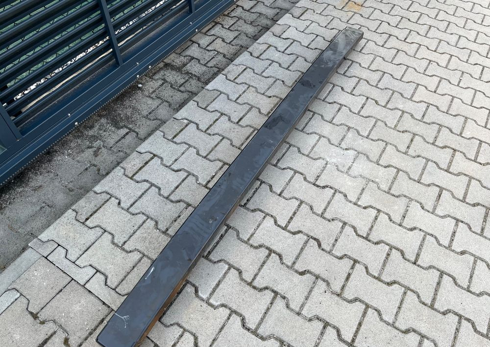 Belka najazdowa Iveco S-Way zderzak S Way - Браник за Камион: слика 1 Belka najazdowa Iveco S-Way zderzak S Way - Браник за Камион: слика 1