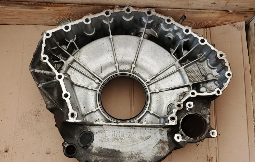 DAF XF 106 EURO 6 MX13 OBUDOWA SPRZĘGŁA - Мотор за Камион: слика 1 DAF XF 106 EURO 6 MX13 OBUDOWA SPRZĘGŁA - Мотор за Камион: слика 1