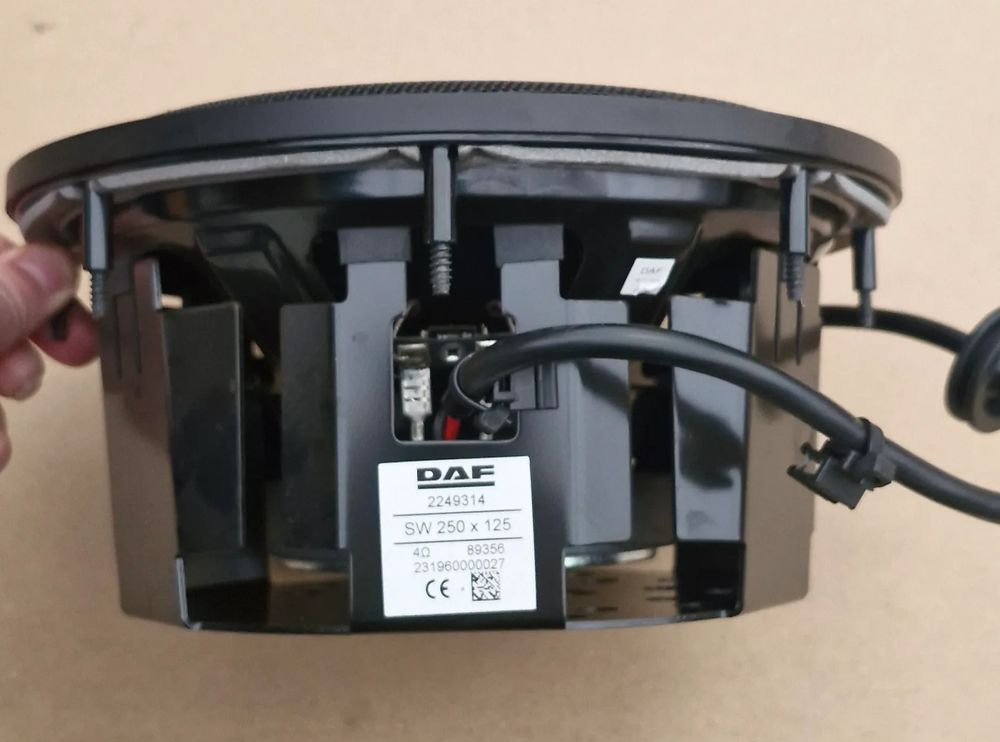 DAF XG XF GŁOŚNIK SUBWOFFER 2249314 - Кабина и ентериер за Камион: слика 2 DAF XG XF GŁOŚNIK SUBWOFFER 2249314 - Кабина и ентериер за Камион: слика 2