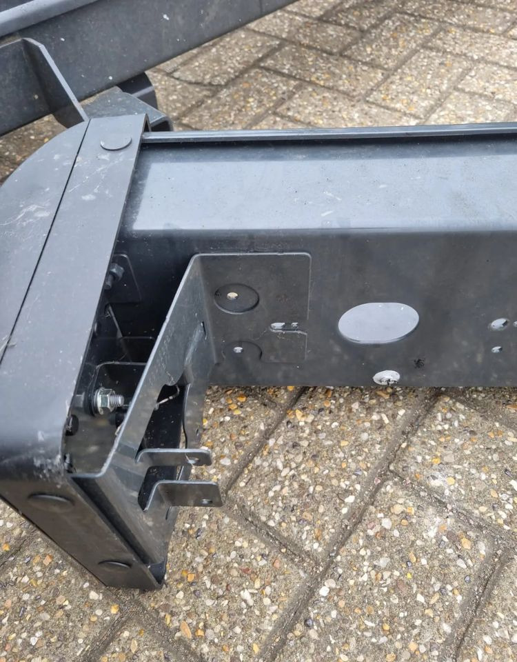 IVECO DAILY BELKA ZDERZAK TYŁ PARKTRONIC NOWY - Каросерија и екстериер: слика 5 IVECO DAILY BELKA ZDERZAK TYŁ PARKTRONIC NOWY - Каросерија и екстериер: слика 5